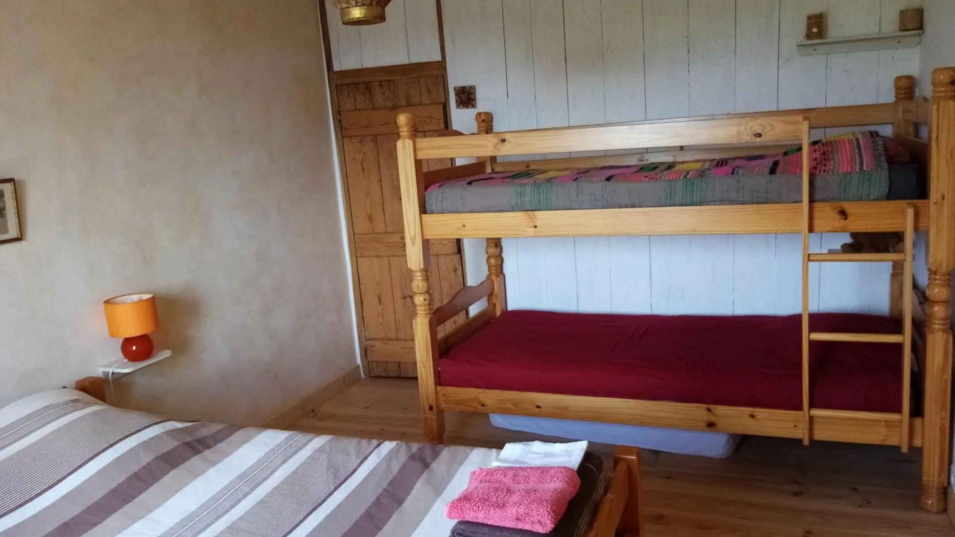 Chambres D'Hotes Les Papillons Mars  0*, Mars (Loire)