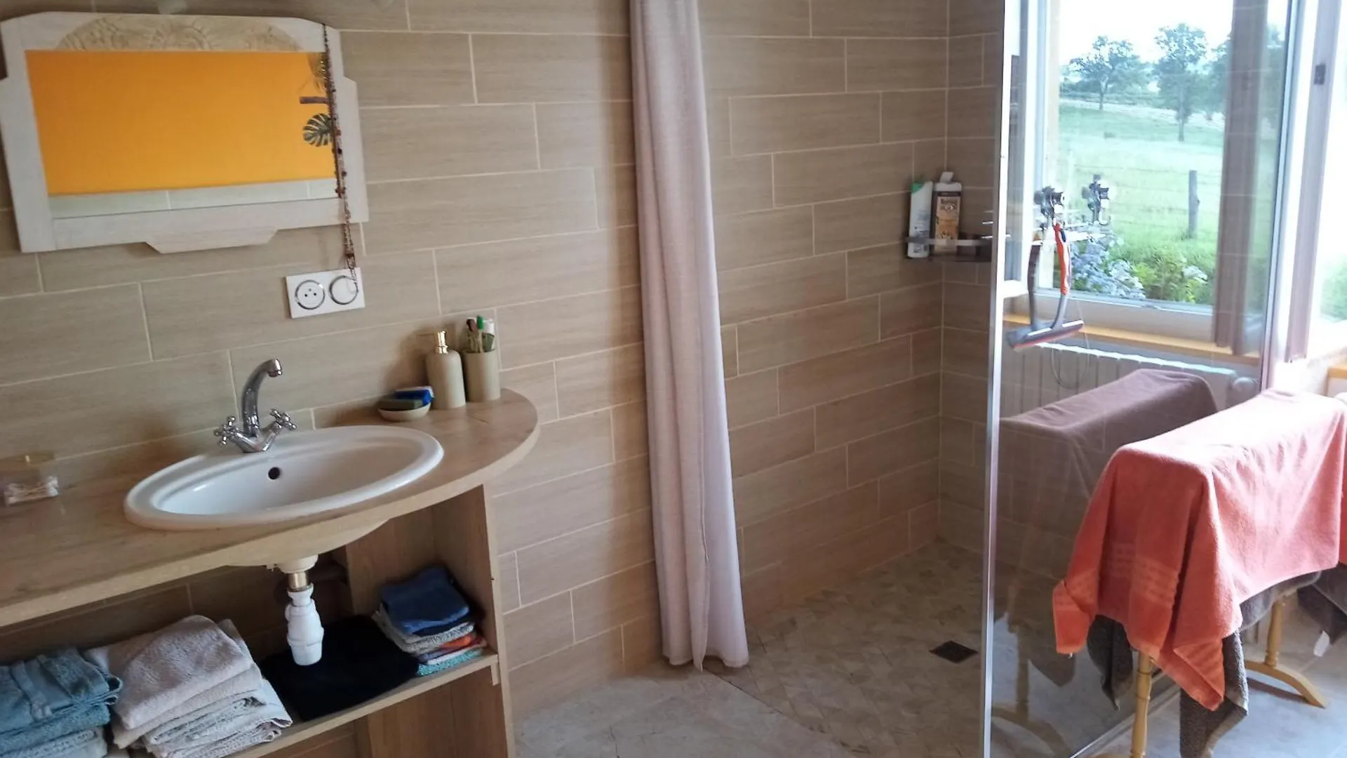 Chambres D'Hotes Les Papillons Mars  Bed & Breakfast